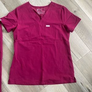 Figs scrub top